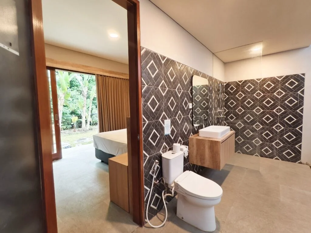 attached-washroom-private-room-01-1024x768.jpg.bv
